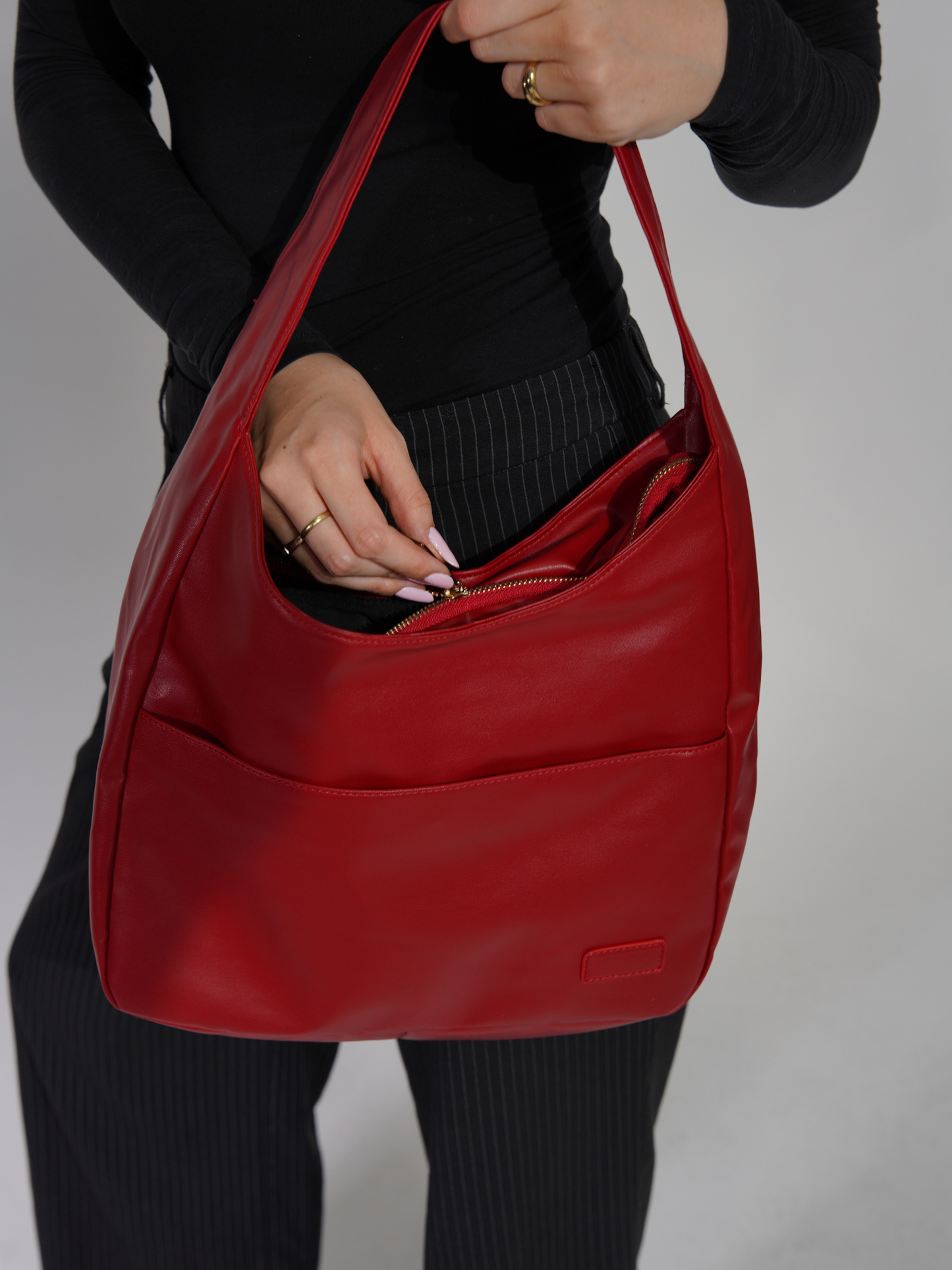 Liora | Moderne schoudertas met magneetsluiting