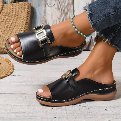 AdeleSE | Chic damessandaal met sleehak