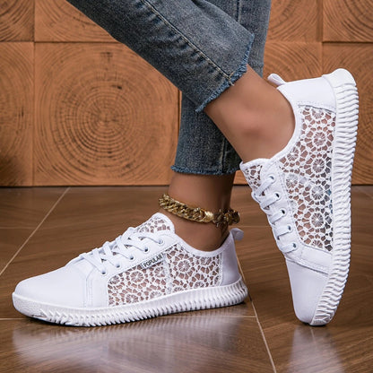 Flora lace sneakers | Lichte damessneakers met kanten details en ademende mesh