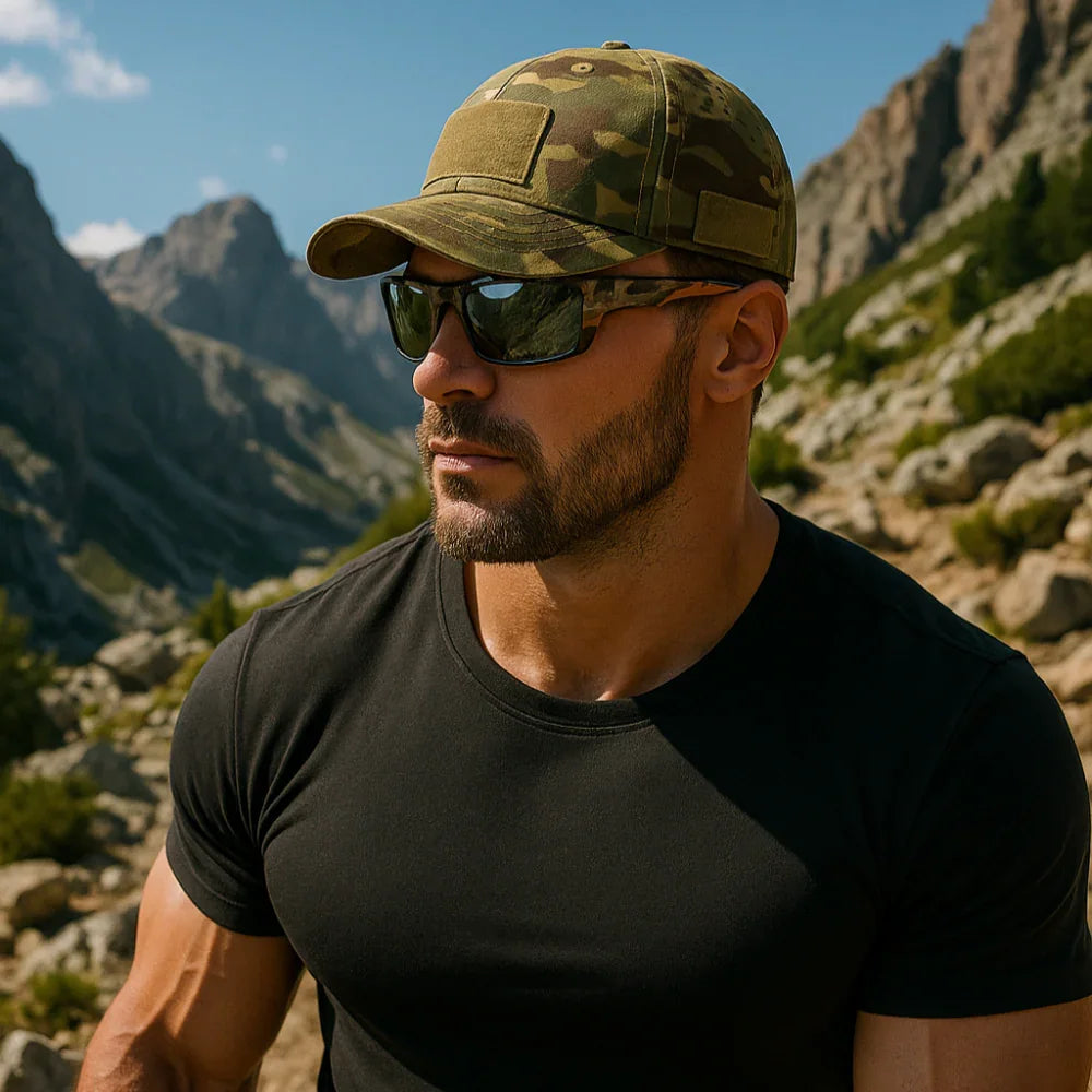 GripShade | Camouflage cap met brilhouder met GRATIS zonnebril