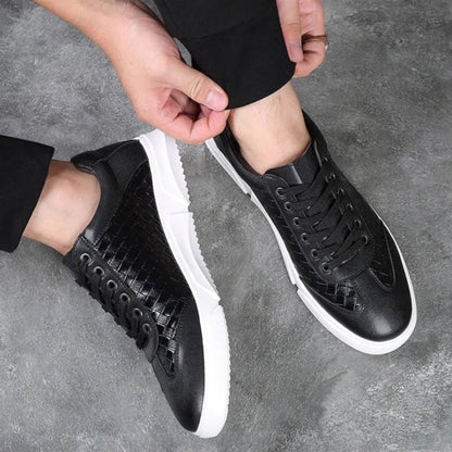 WovenWalk | Geweven sneakers met sportieve flair